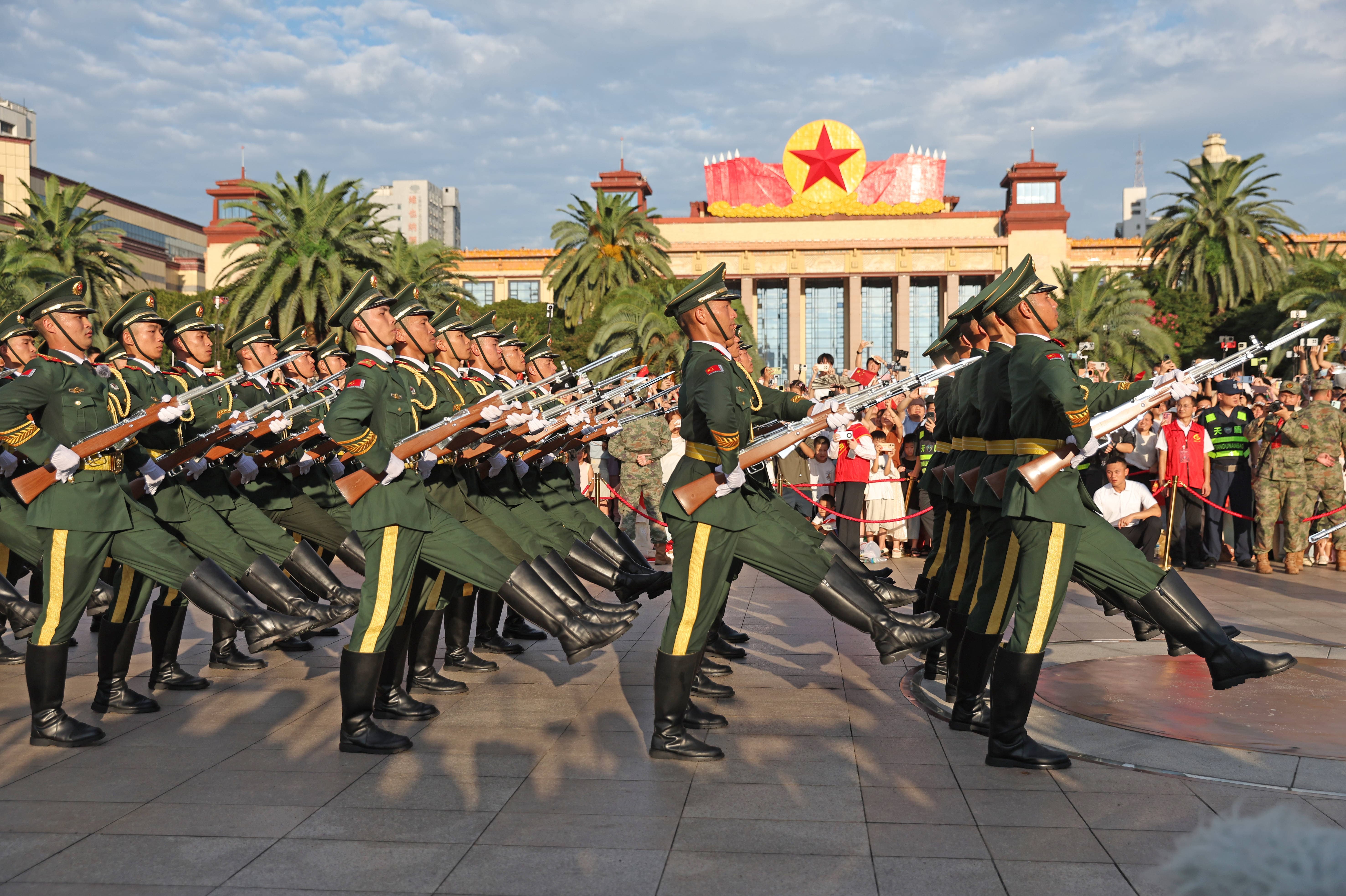 La Chine utilise les IA américaines pour renforcer ses capacités militaires , selon une enquête